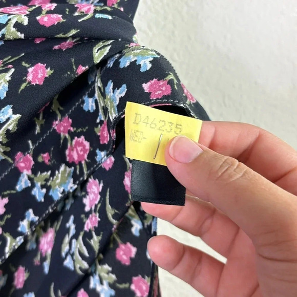 Rag & Bone 100% Silk Shields Short Sleeve Top V-neck Floral Blouse sz XXS / TTP - Picture 6 of 11